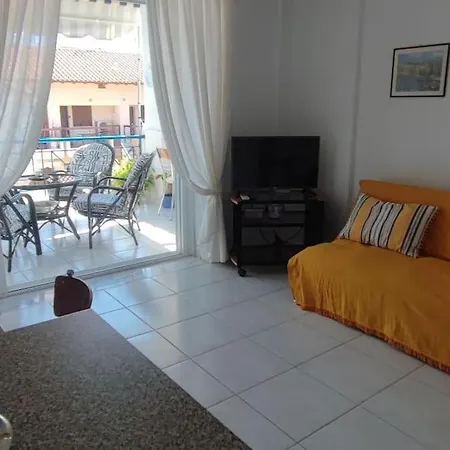 White Beach Apartment Gerakini